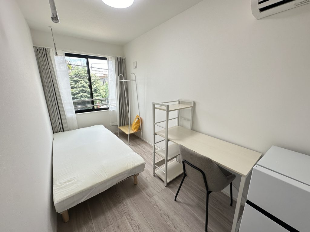 Mixed-gender Share House (Female Floor), BanRak Saginomiya 201 | ¥45,000