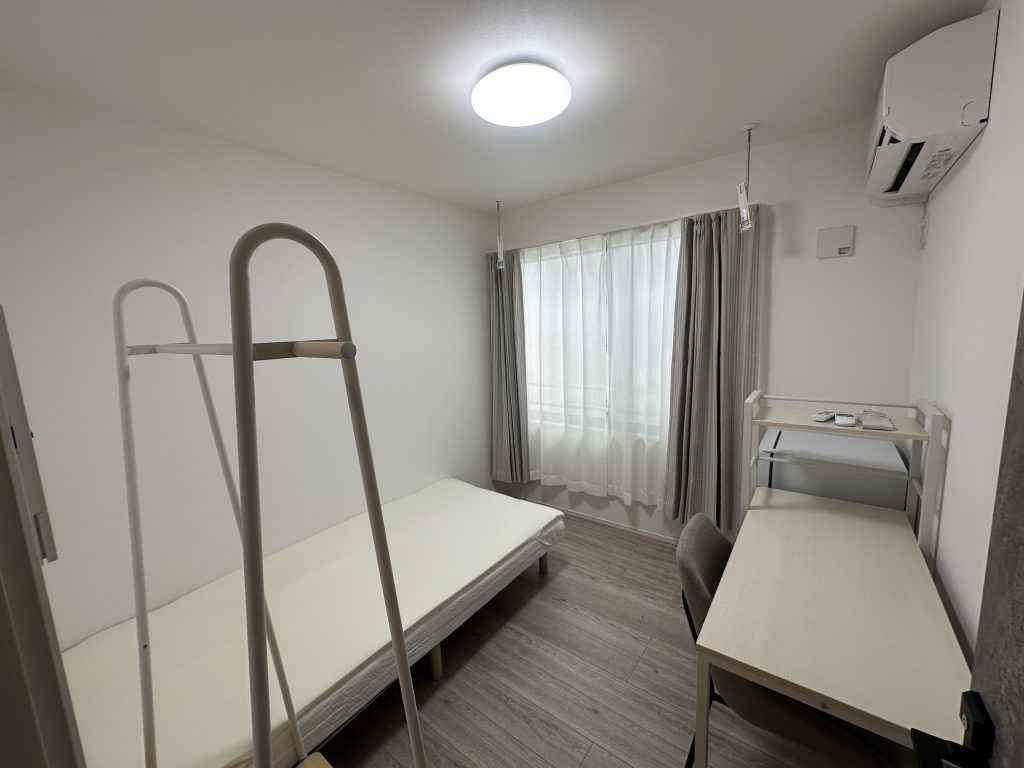 Mixed-gender Share House (Female Floor), BanRak Saginomiya 204 | ¥45,000