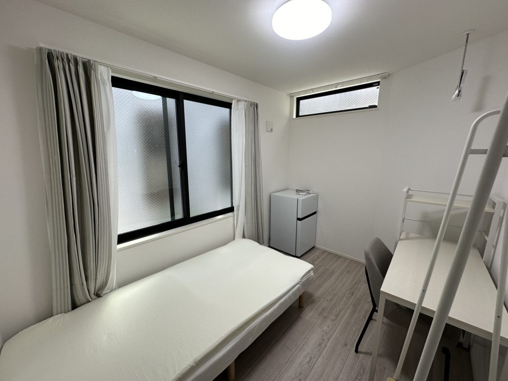 Mixed-gender Share House (Male Floor), BanRak Saginomiya 105 | ¥43,000